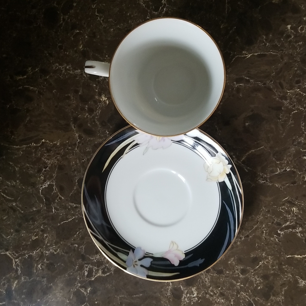 🥳 Host Pick 🥳 Mikasa Charisma (Black) Porecelain Tea Cup & Saucer - Picture 5 of 7